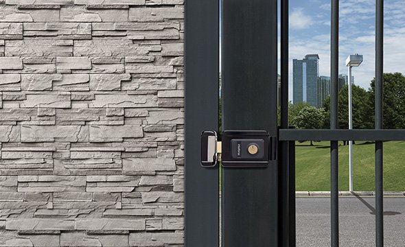 Portão com fechadura digital